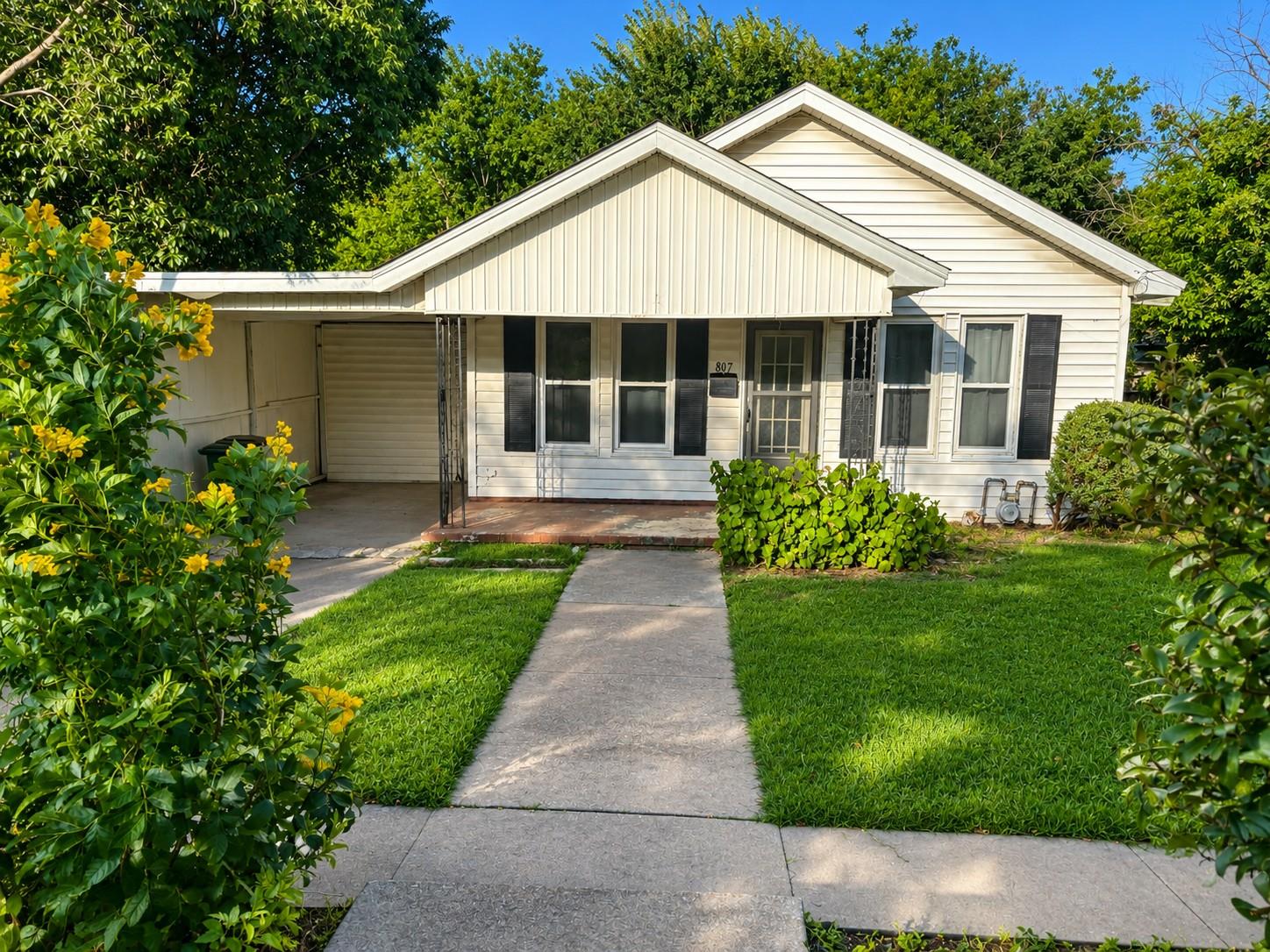 807 Elm, Georgetown, TX 78626 — photo 1