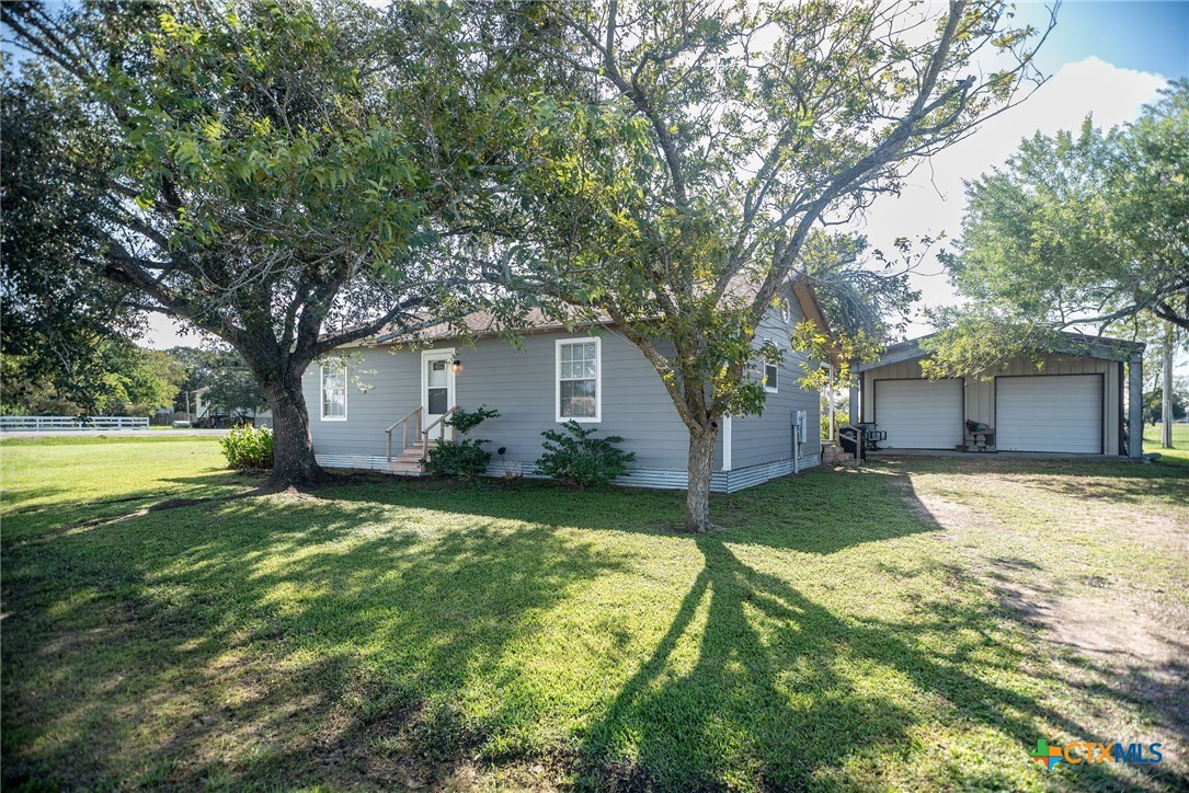21 Mollnar Drive, Palacios, TX 77465 — photo 1