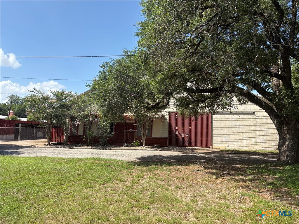 706 E Santa Rosa Street, Victoria, TX 77901 — photo 1