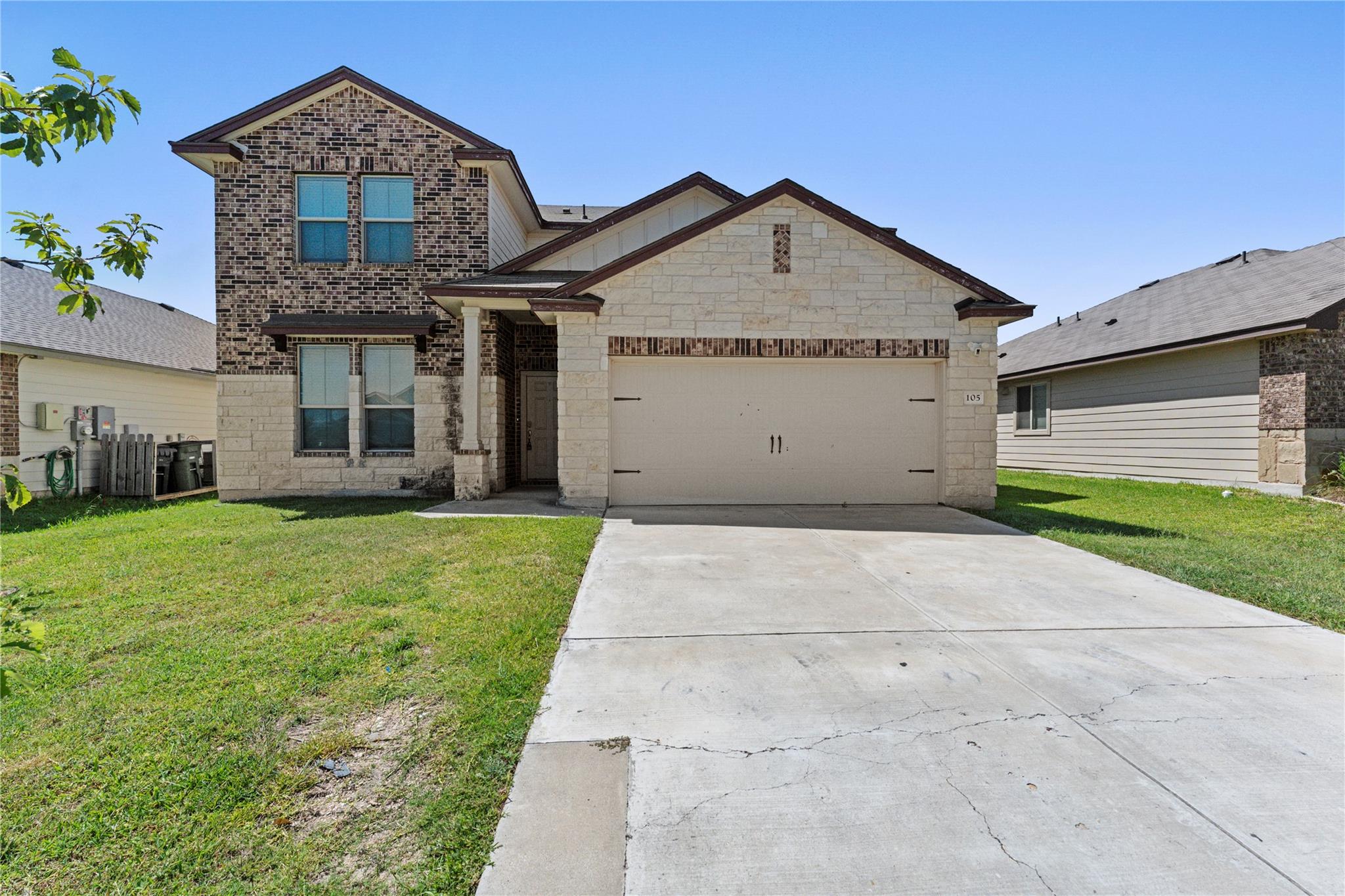 105 GREEN JAY Dr, Jarrell, TX 76537 — photo 1