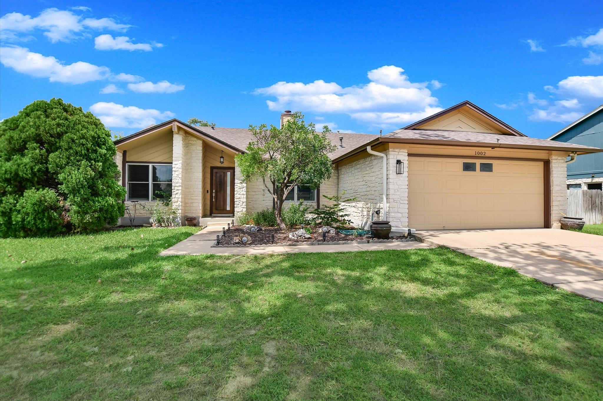 1002 W Noton St, Pflugerville, TX 78660 — photo 1