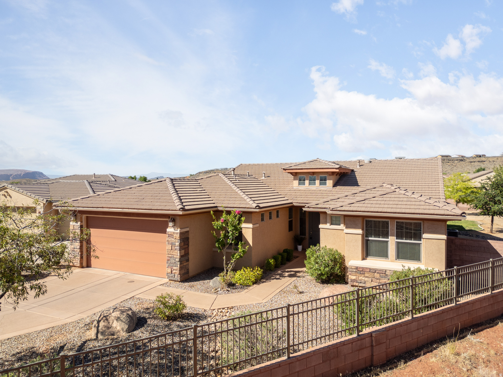 2906 E AUTUMN ROSE DR, Washington, UT 84780 — photo 1