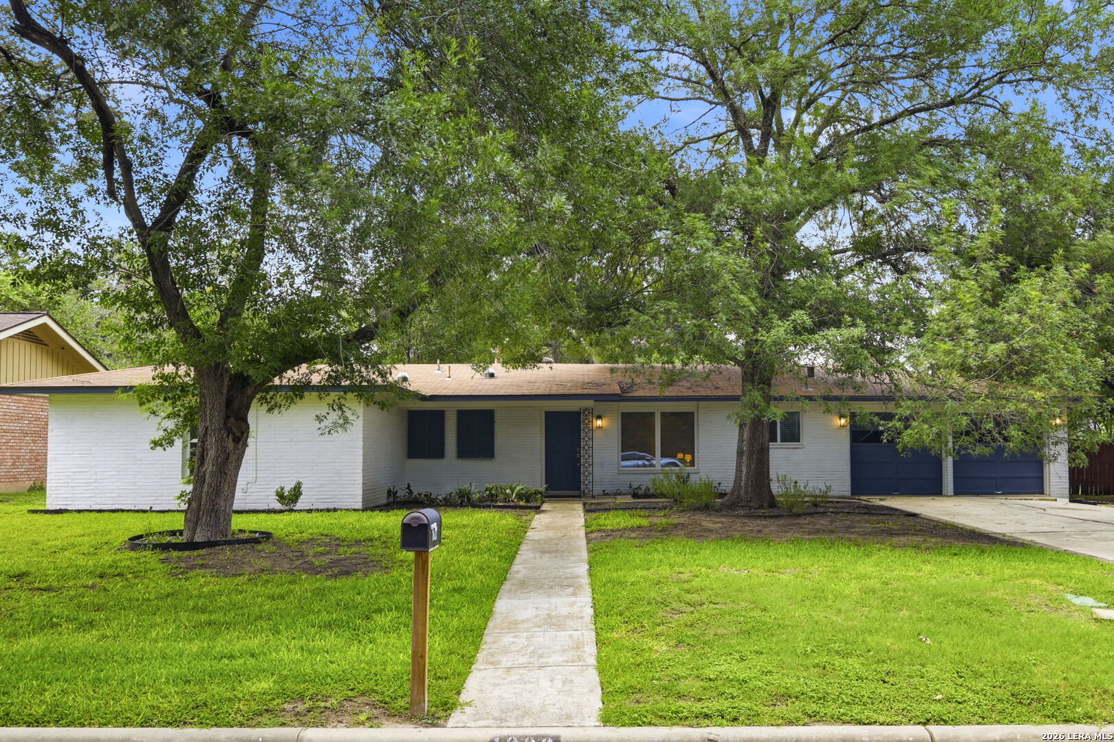 1022 GREY OAK DR, San Antonio, TX 78213 — photo 1