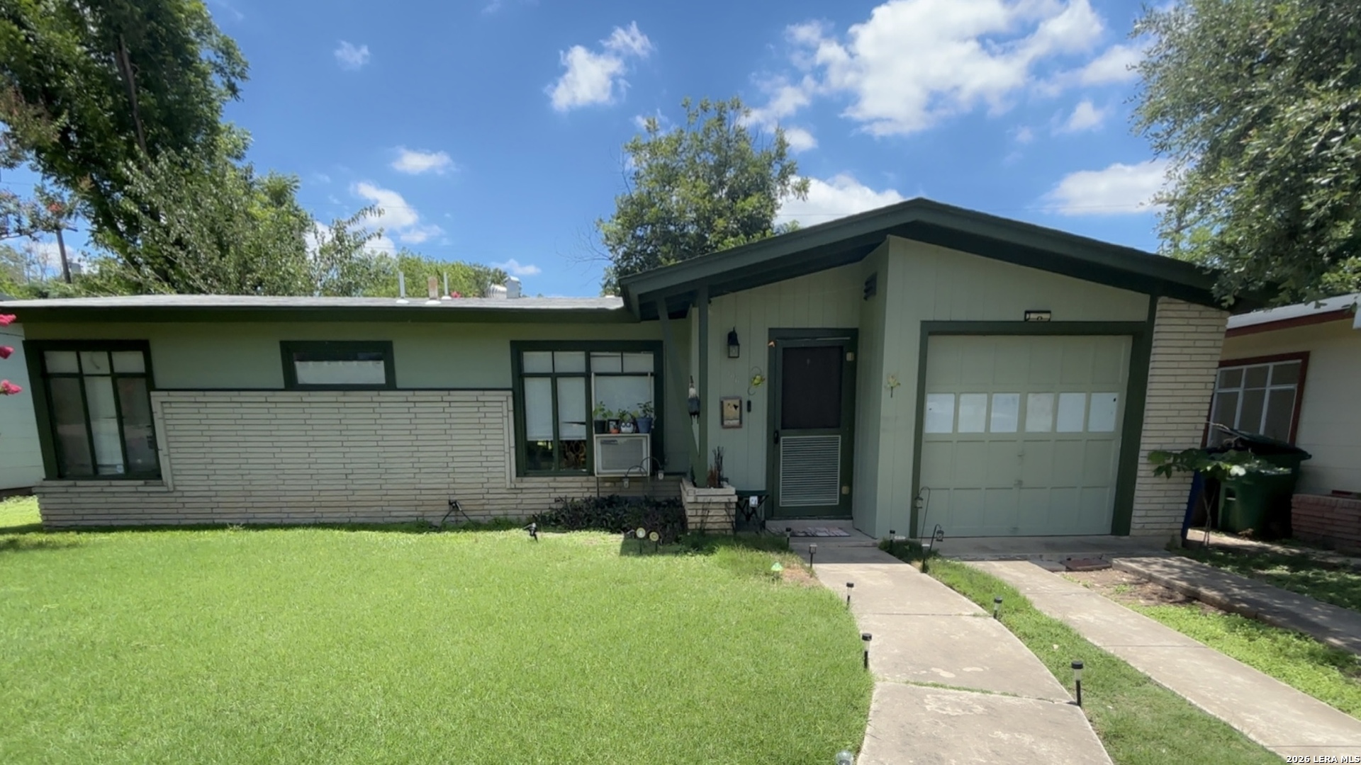 106 Cyril, San Antonio, TX 78218 — photo 1