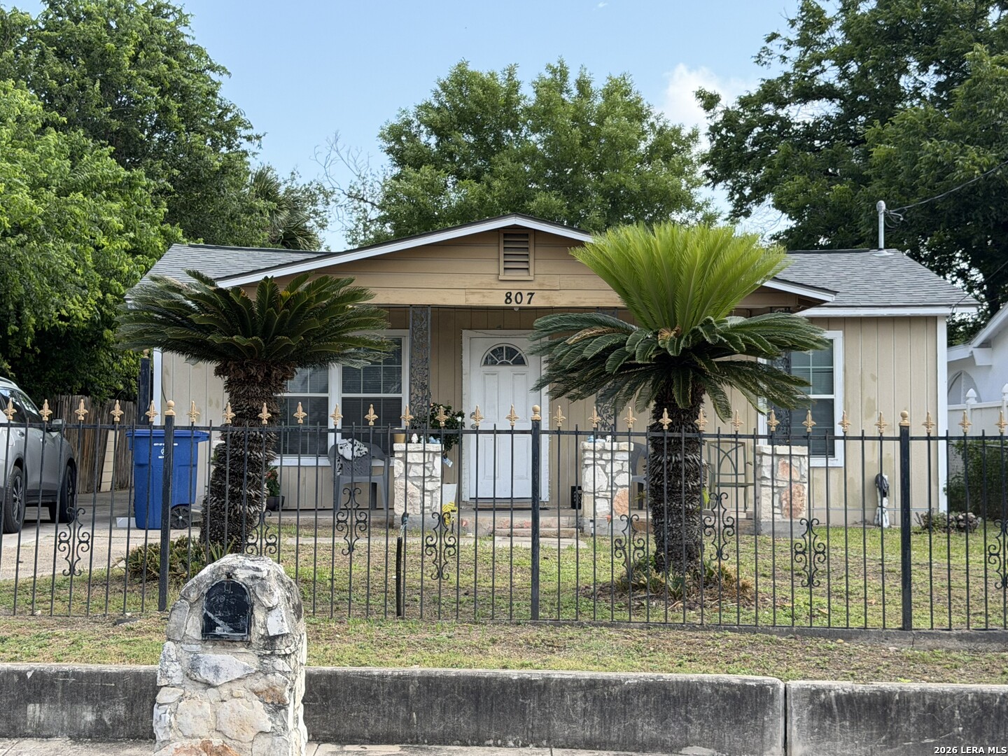 807 Kendalia, San Antonio, TX 78221 — photo 1