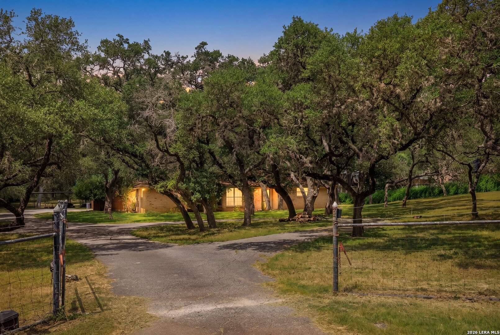 304 HILL COUNTRY LN, , 78232 — photo 1