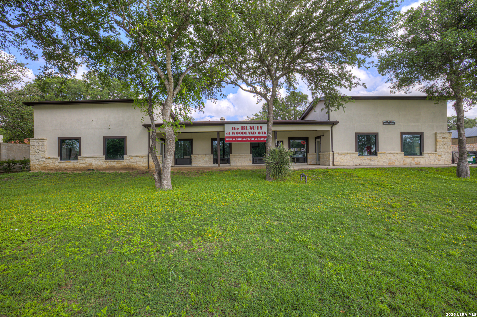 1209 WOODLAND OAKS DR