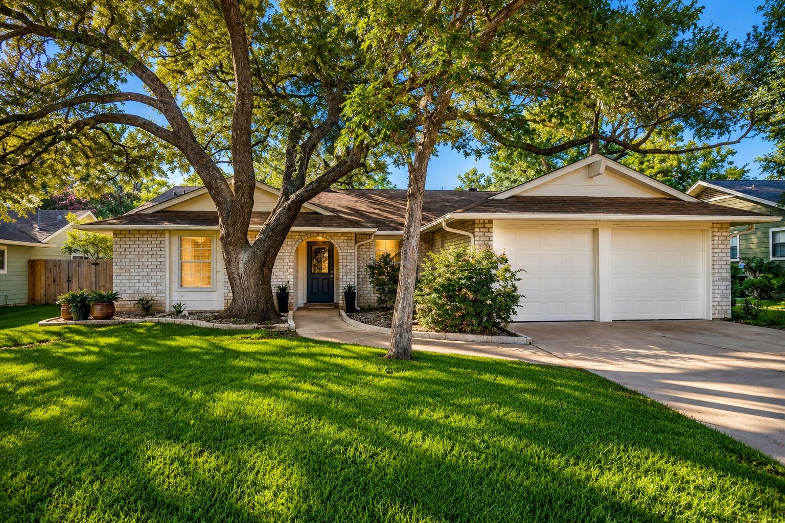4805  Canyonbend Cir, Austin, TX 78735 — photo 1