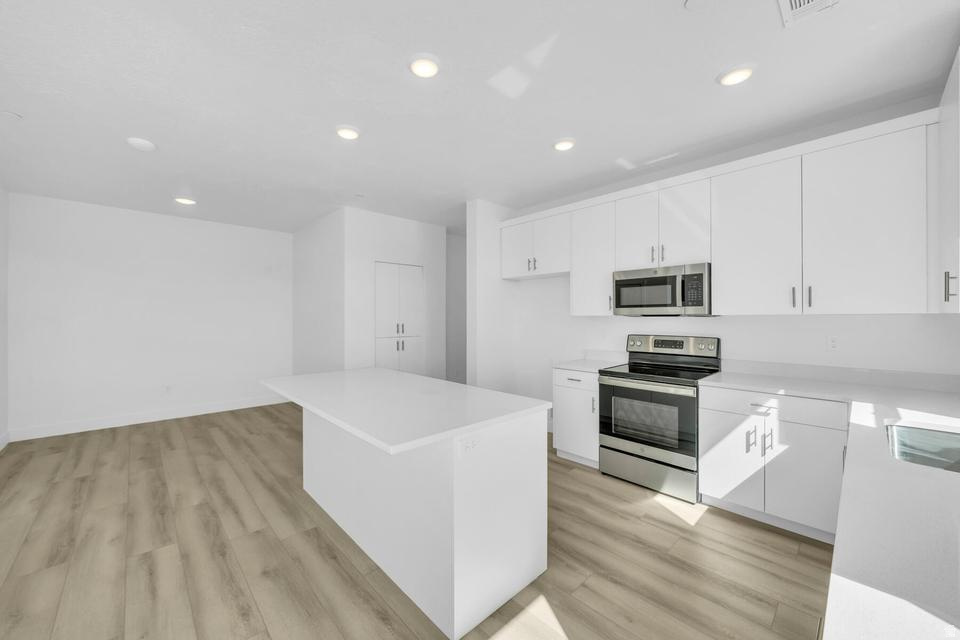 5599 S CARNELIAN PKWY #208, St. George, UT 84790 — photo 1