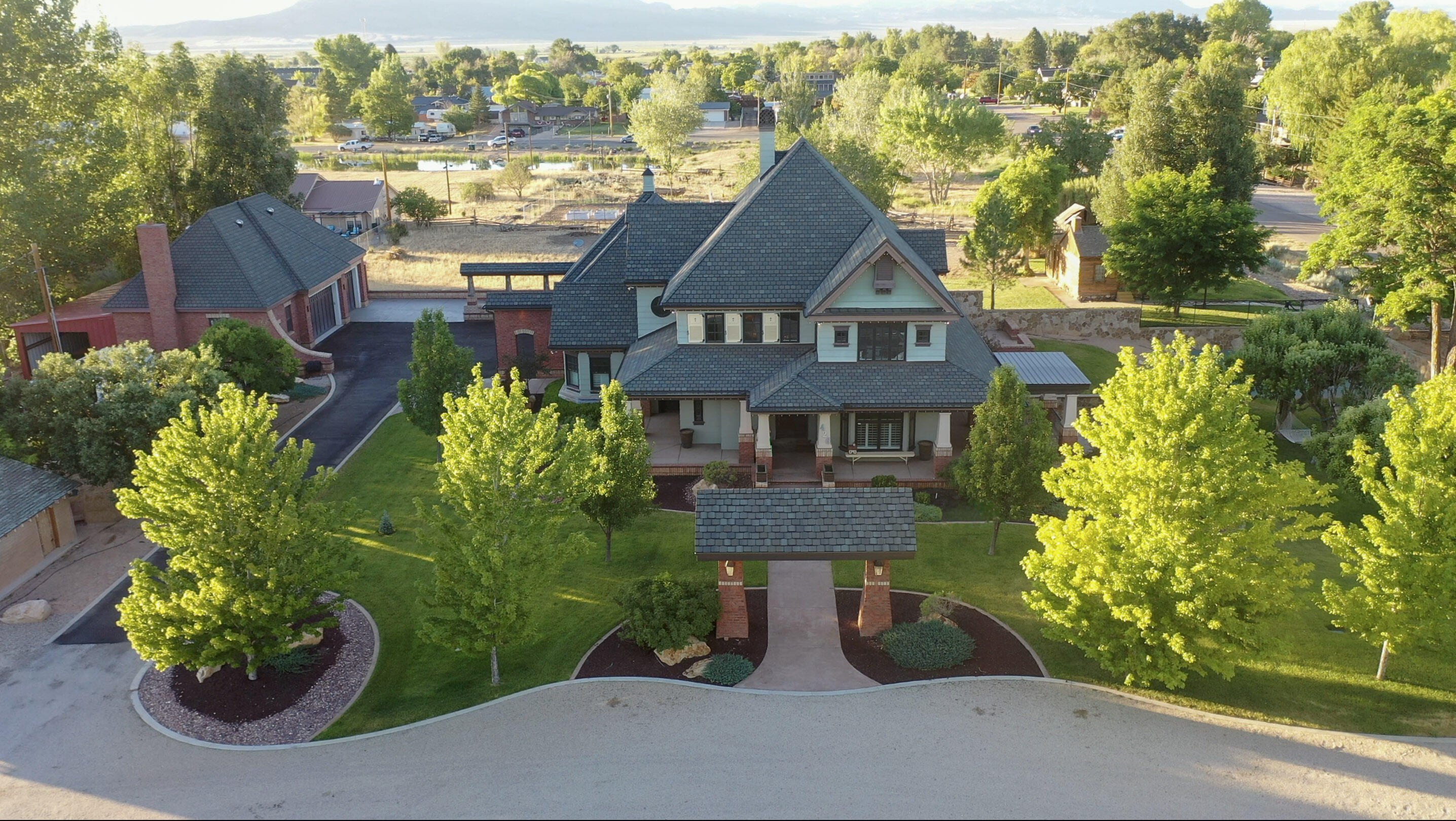 426 W Center ST, Parowan, UT 84761 — photo 1