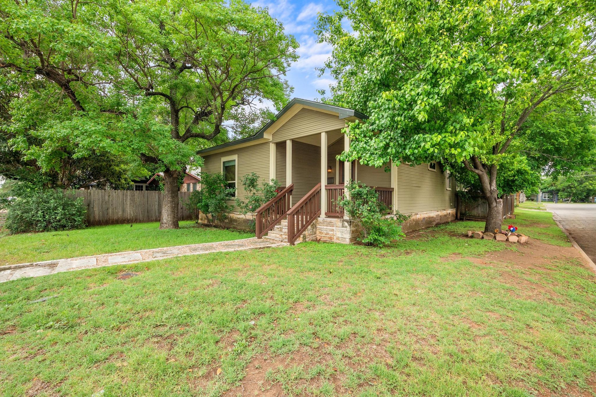 111 Adam L Chapa Sr, Austin, TX 78702 — photo 1