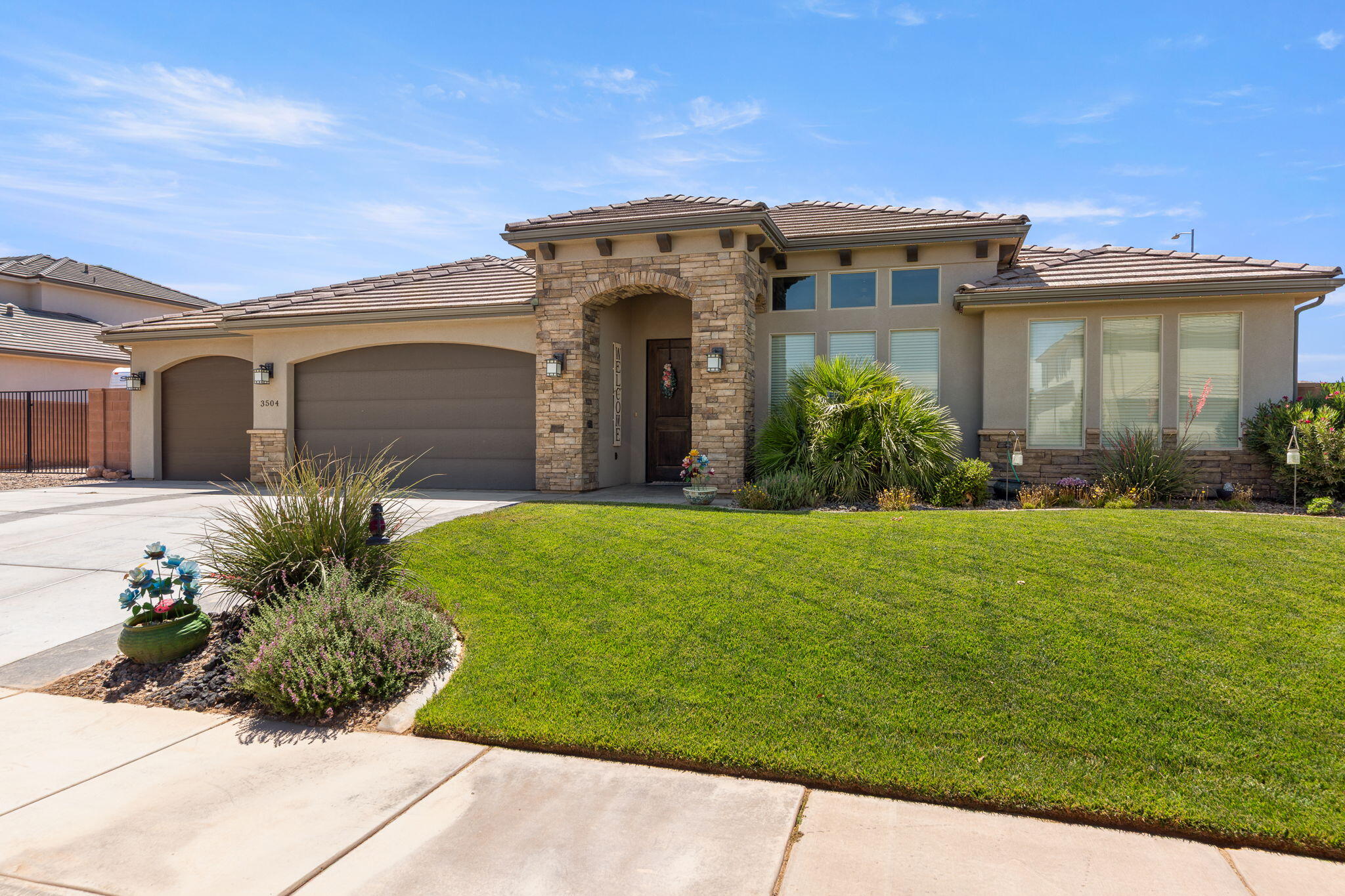 3504 S GARDEN DR, St George, UT 84790 — photo 1