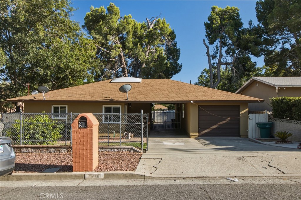 910 W George, Banning, CA 92220 — photo 1