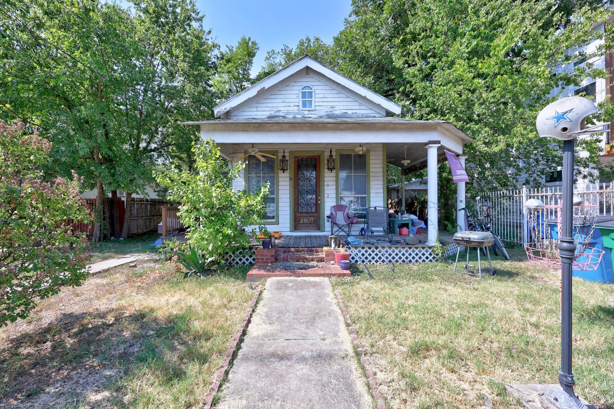 2907 5th, Austin, TX 78702 — photo 1