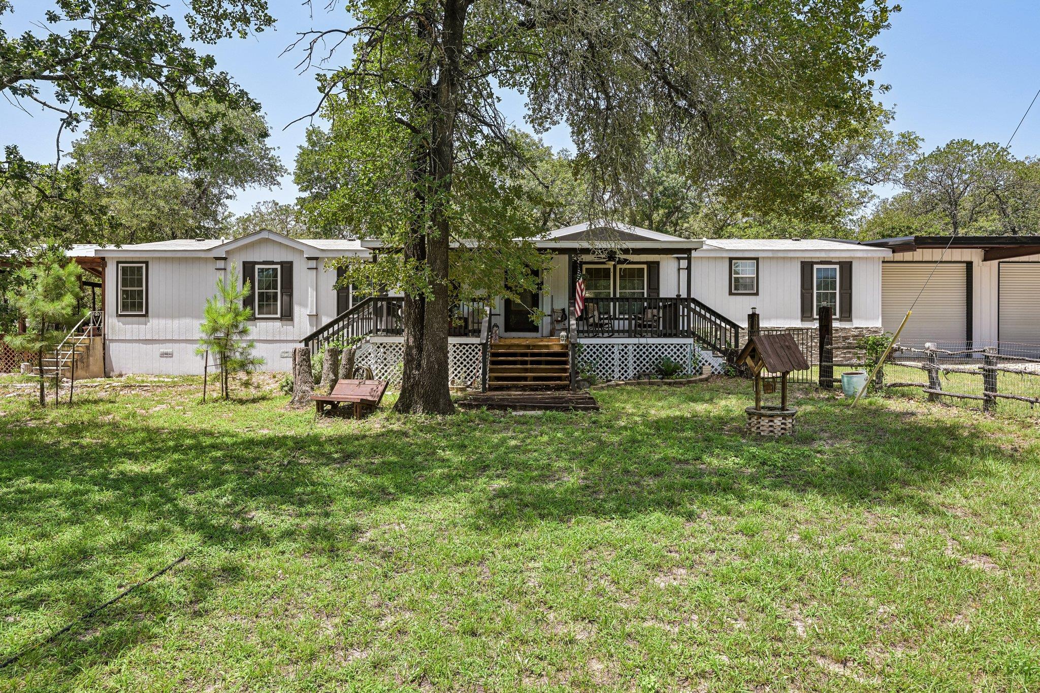 541 Hidden Oaks, Elgin, TX 78621 — photo 1