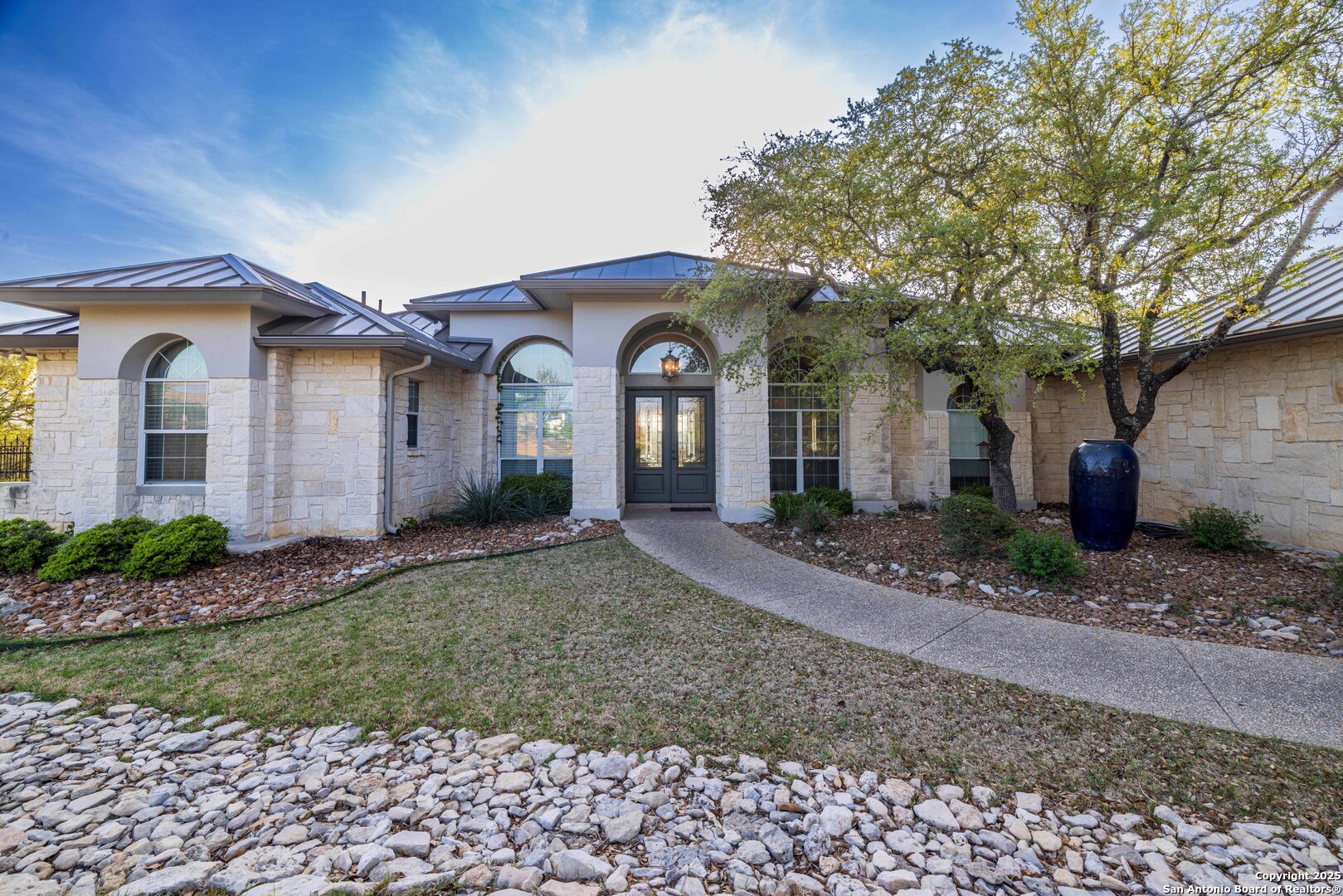 302 PARADISE POINT DR, Boerne, TX 78006 — photo 1