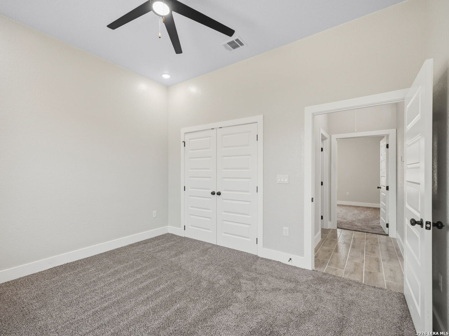 117 SHORT MEADOW DR, ,  78052 — photo 1