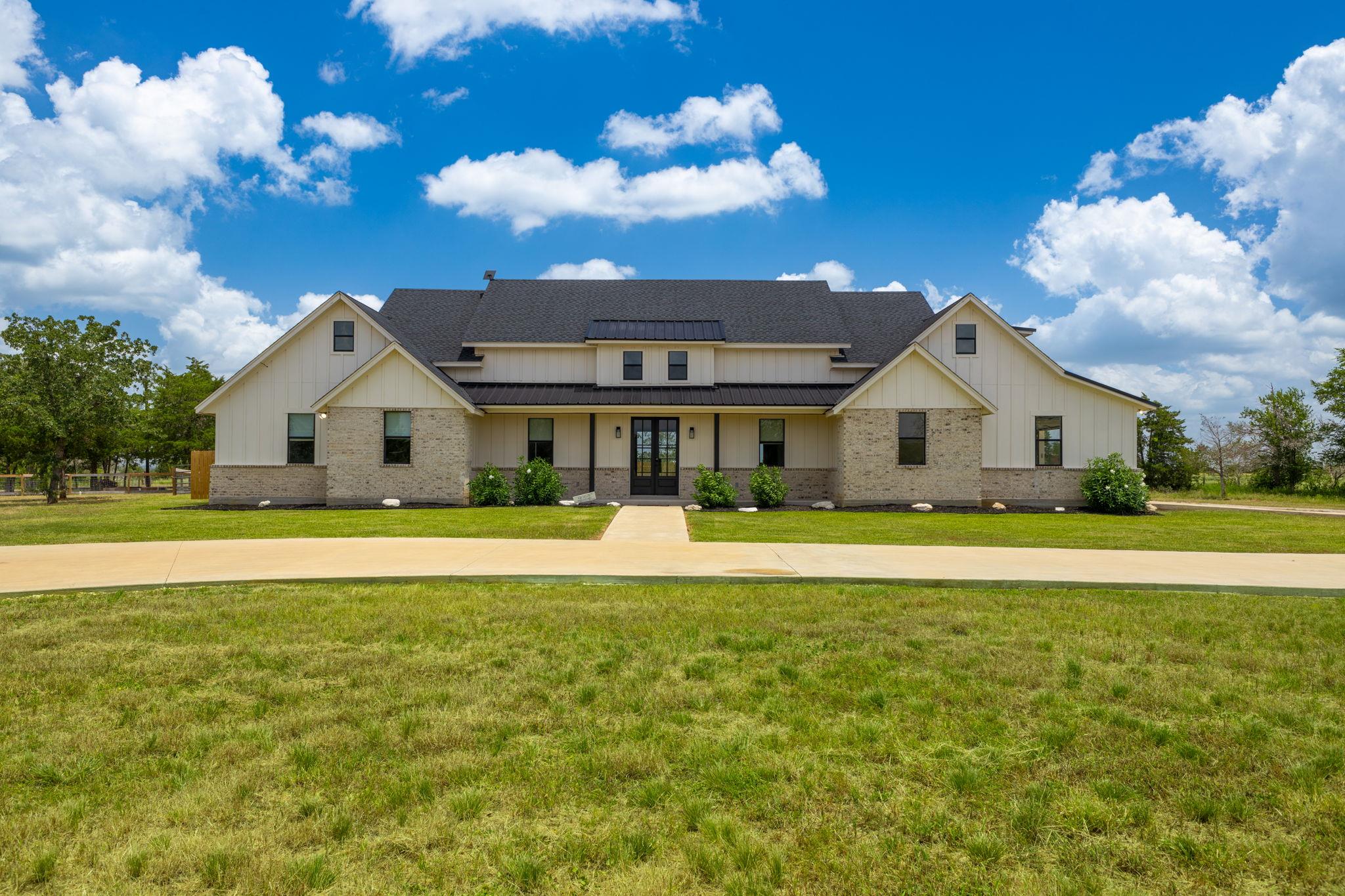 1215 Private Road 7039, Lexington, TX 78947 — photo 1
