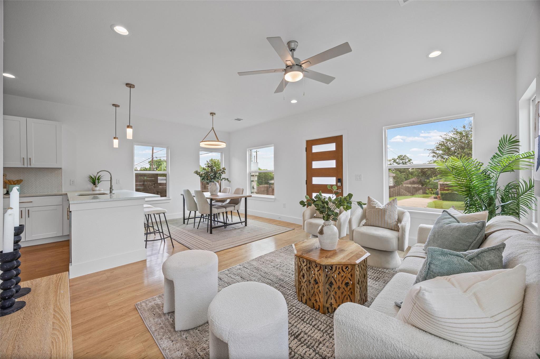 7310 Carver, Austin, TX 78752 — photo 1