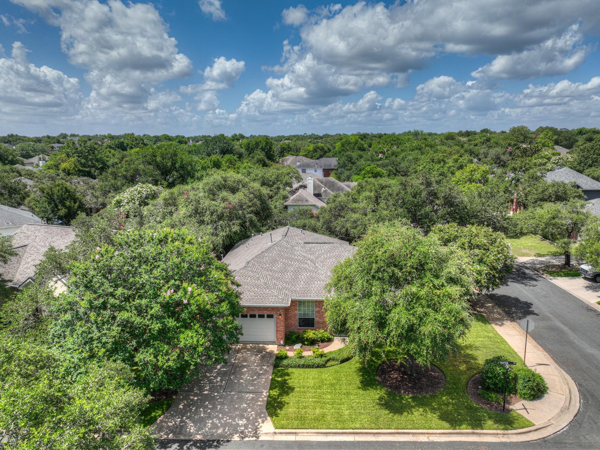 6661  Ruxton Ln, Austin, TX 78749 — photo 1