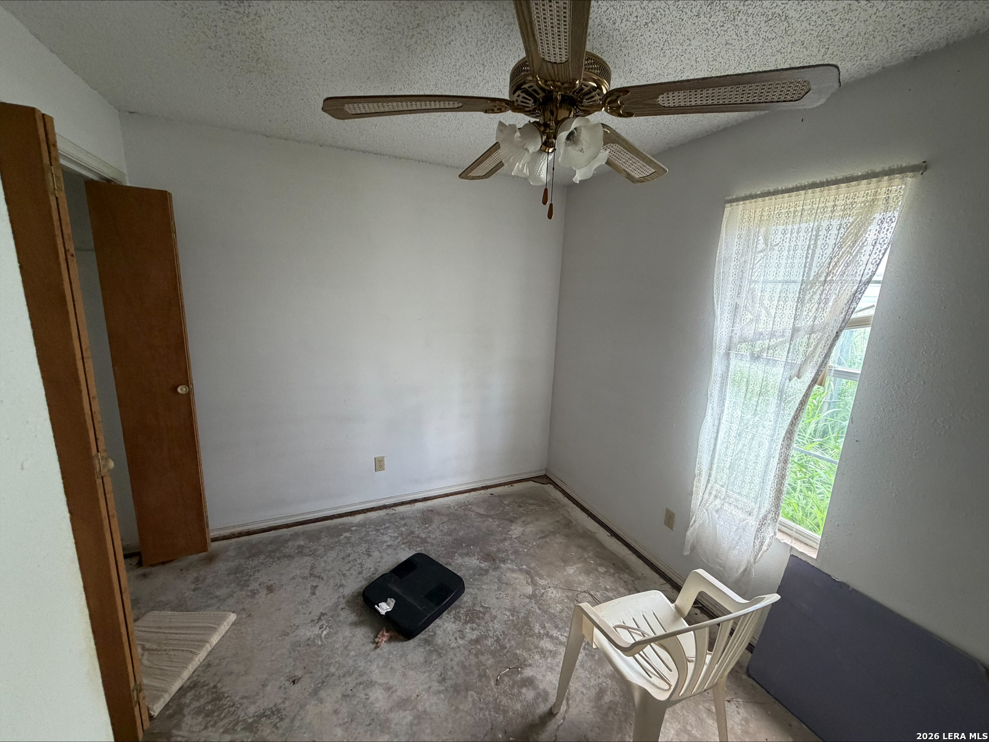 802 County Line Rd, , 78026 — photo 1