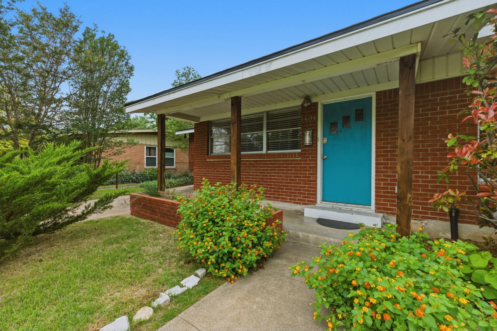 1404 Cloverleaf, Austin, TX 78723 — photo 1