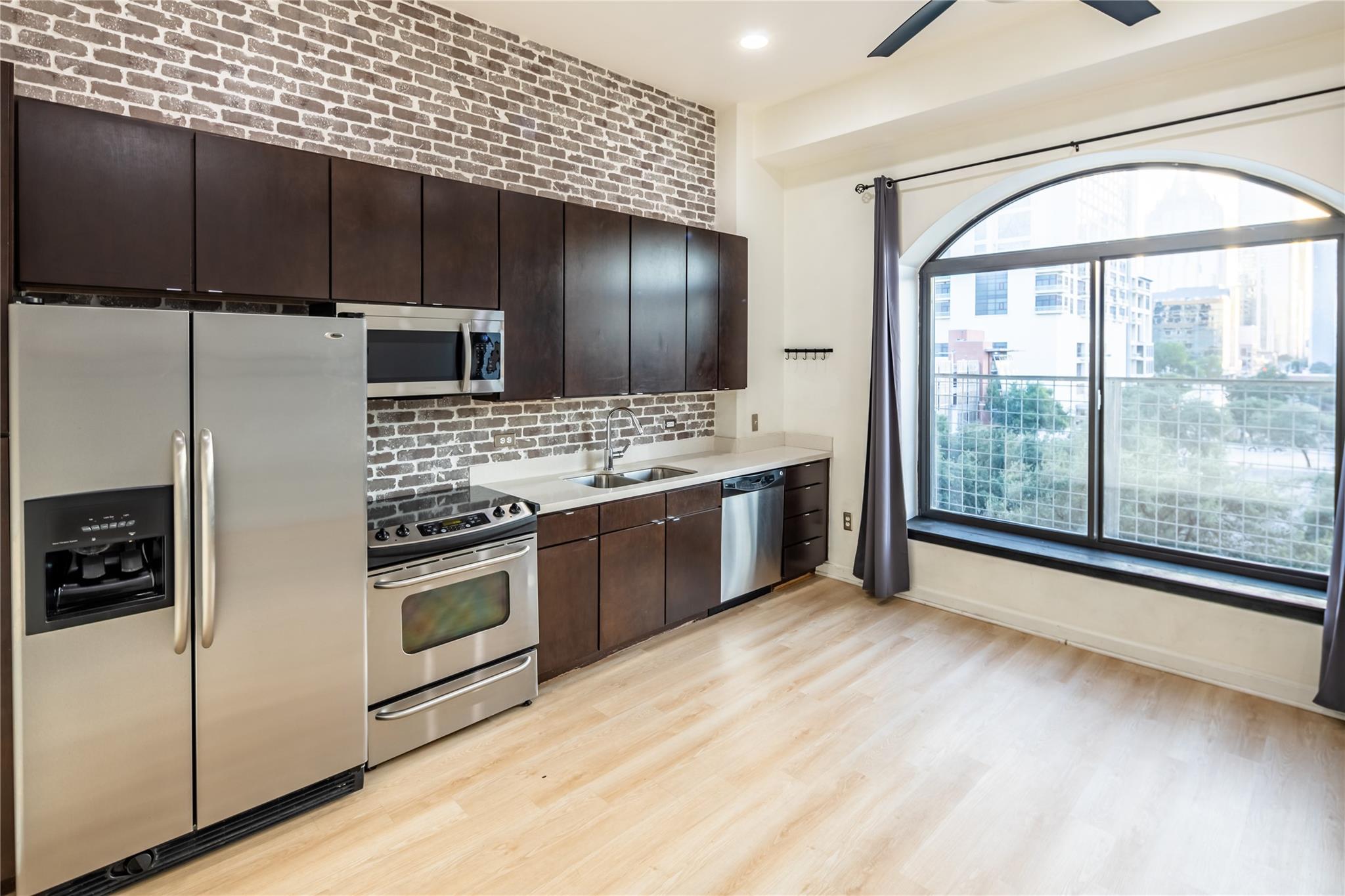 507 Sabine, Austin, TX 78701 — photo 1