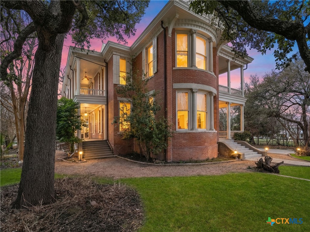 372 Magazine Avenue, New Braunfels, TX 78130 — photo 1