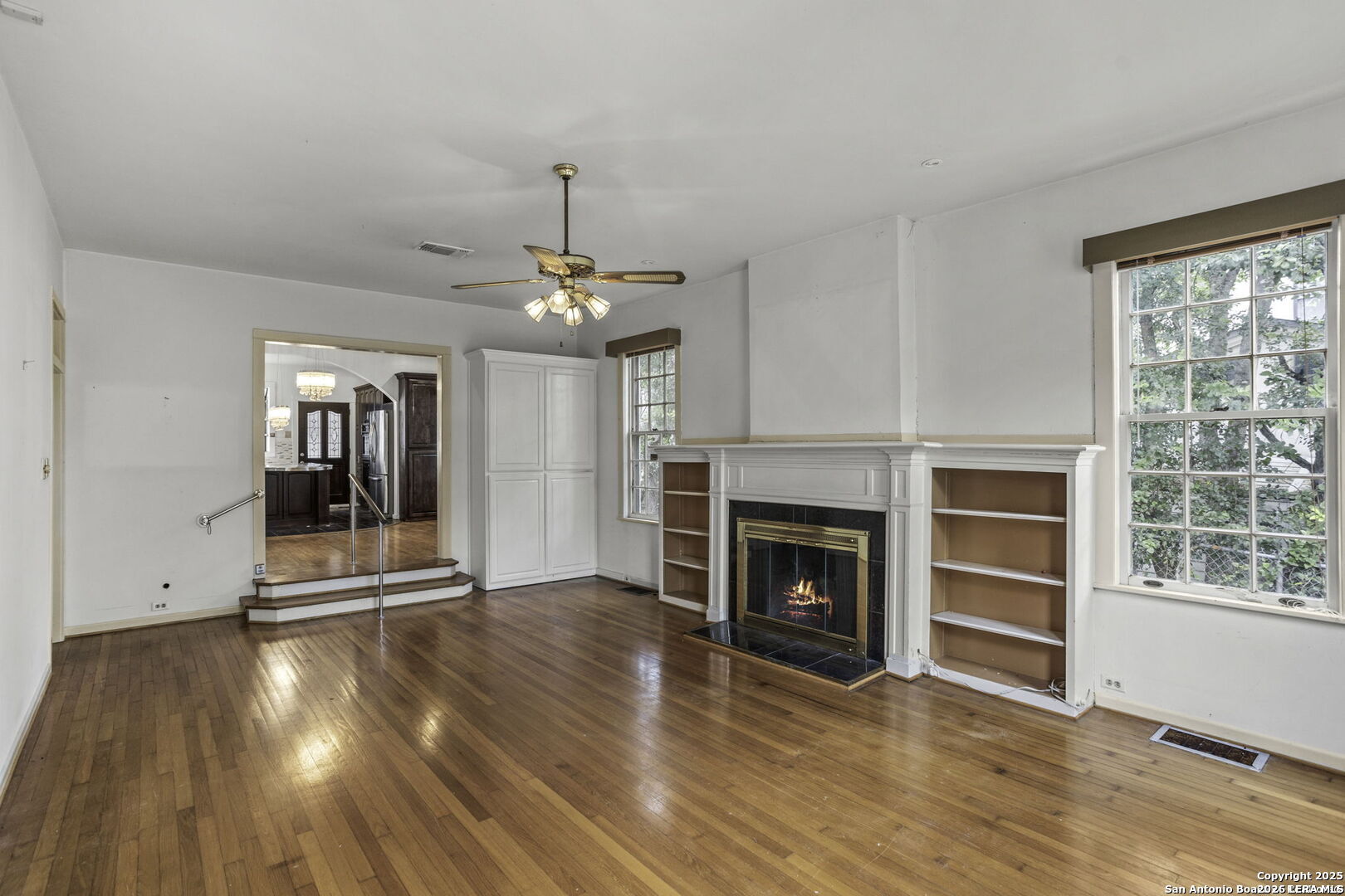 527 KINGS CT, , 78212 — photo 1