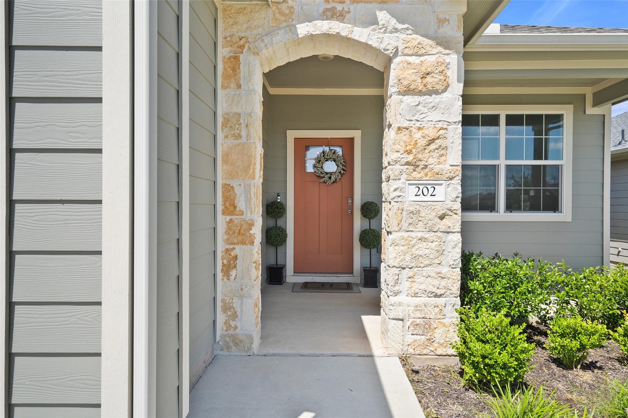 202 Barton Creek, Hutto, TX 78634 — photo 1