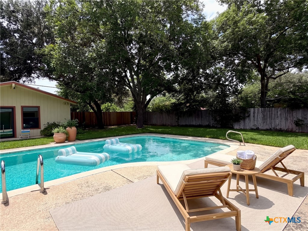 141 Oaklane Drive, Universal City, TX 78148 — photo 1