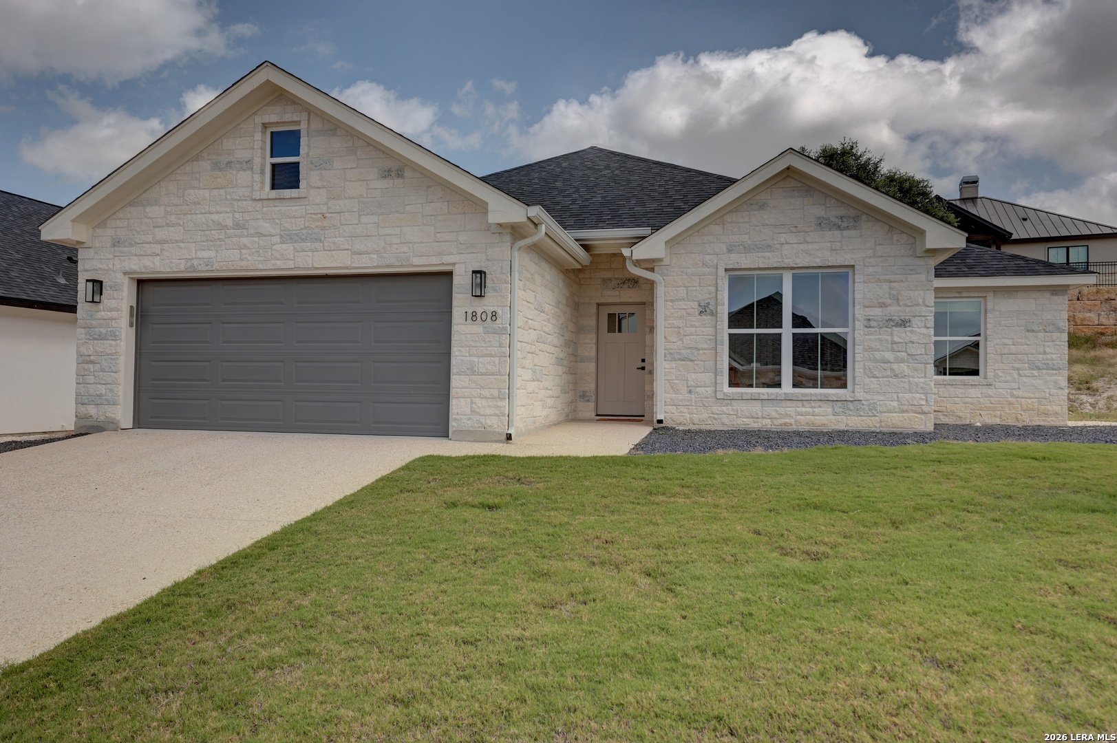 1808 CHATEAU LN N, Kerrville, TX 78028 — photo 1