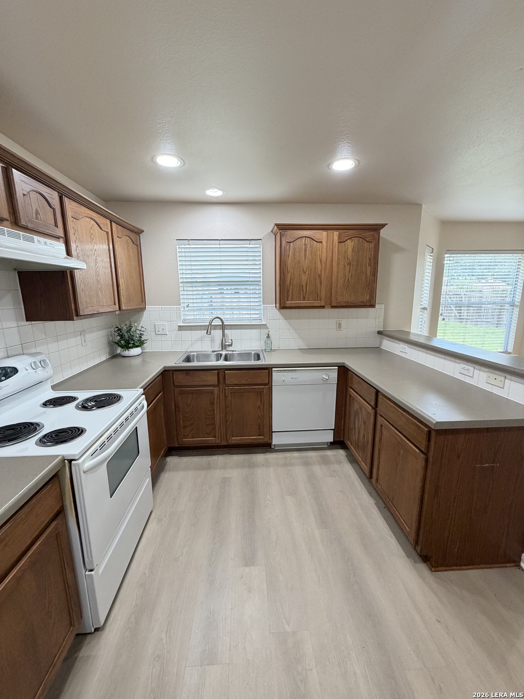 6411 CASTLE VW, ,  78218 — photo 1