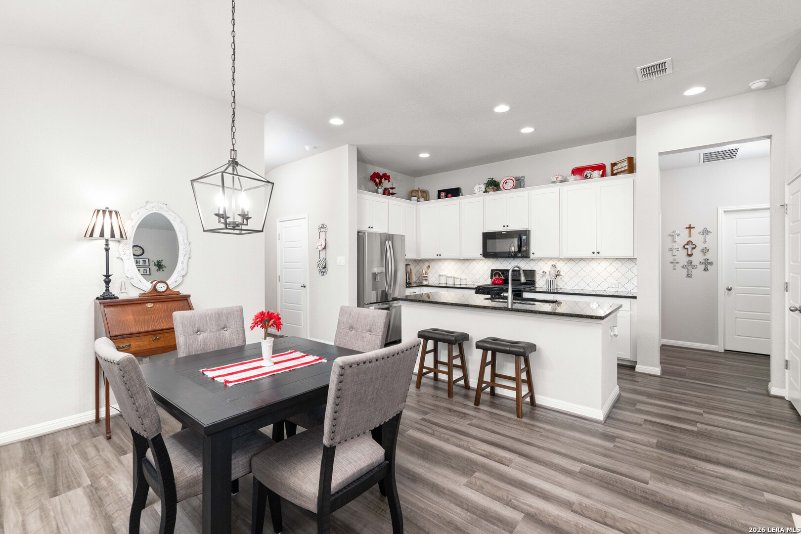 105 Bellgrove, ,  78015 — photo 1