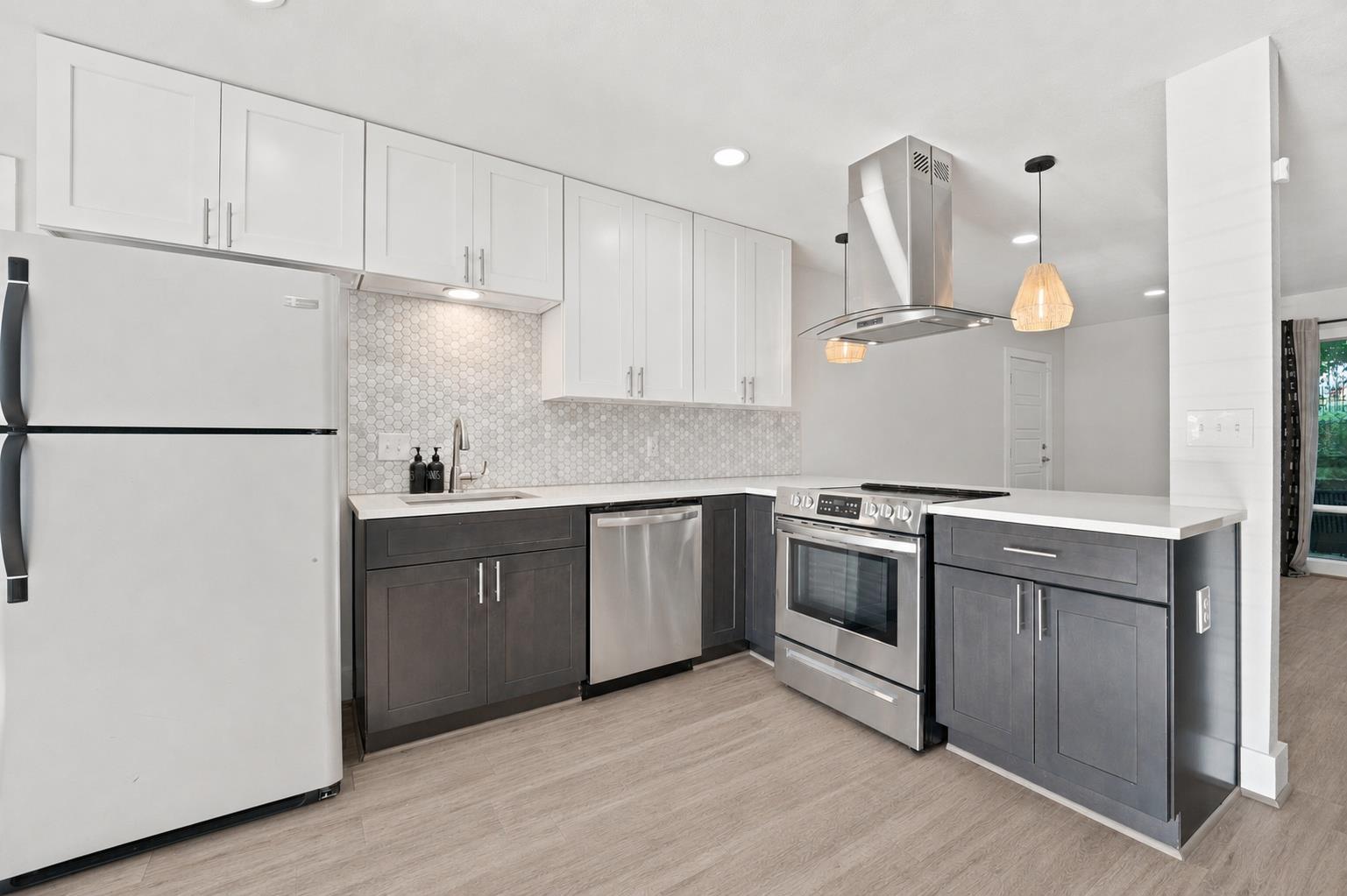 5332 Balcones, Austin, TX 78731 — photo 1