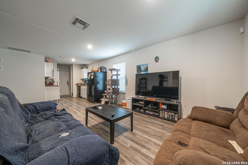 229 VIRGINIA ST, , 78064 — photo 1