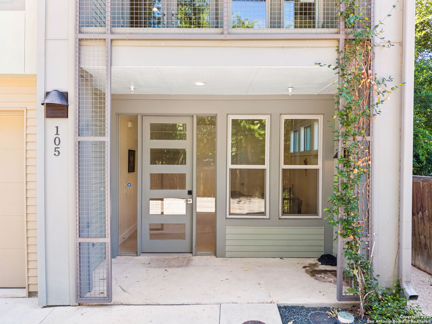 135 Cedar Street, ,  78210 — photo 1