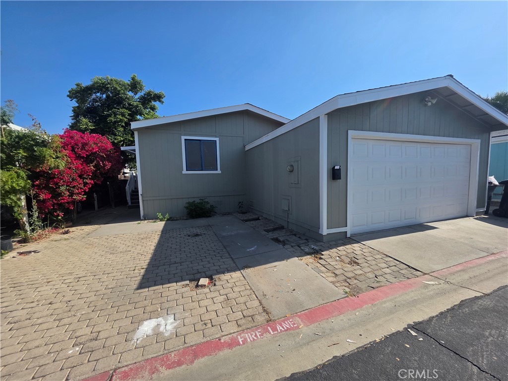 80 E Dawes Avenue 196