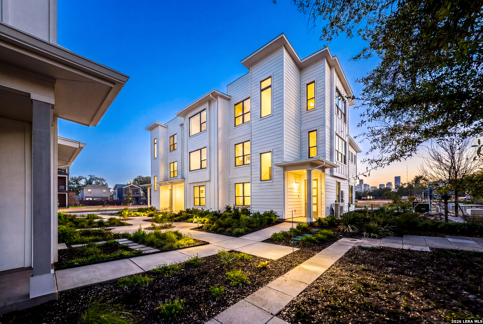 543 McMonigal Place