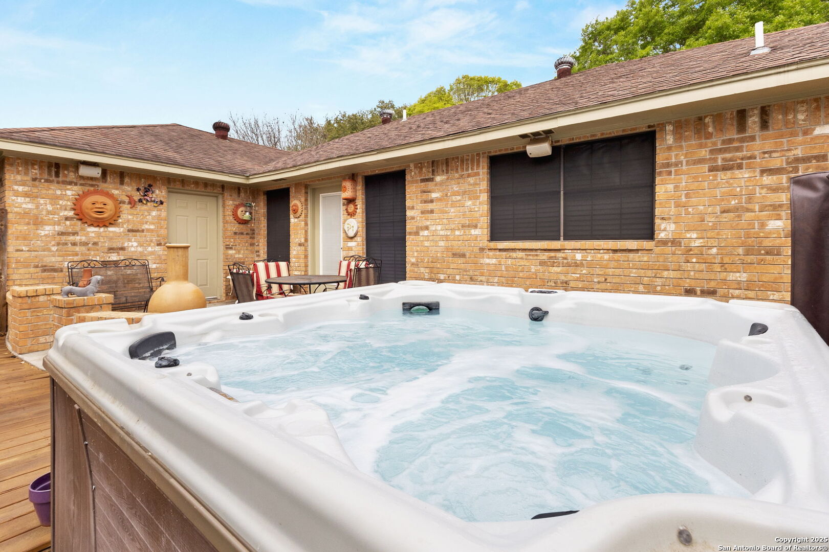 1633 Willow