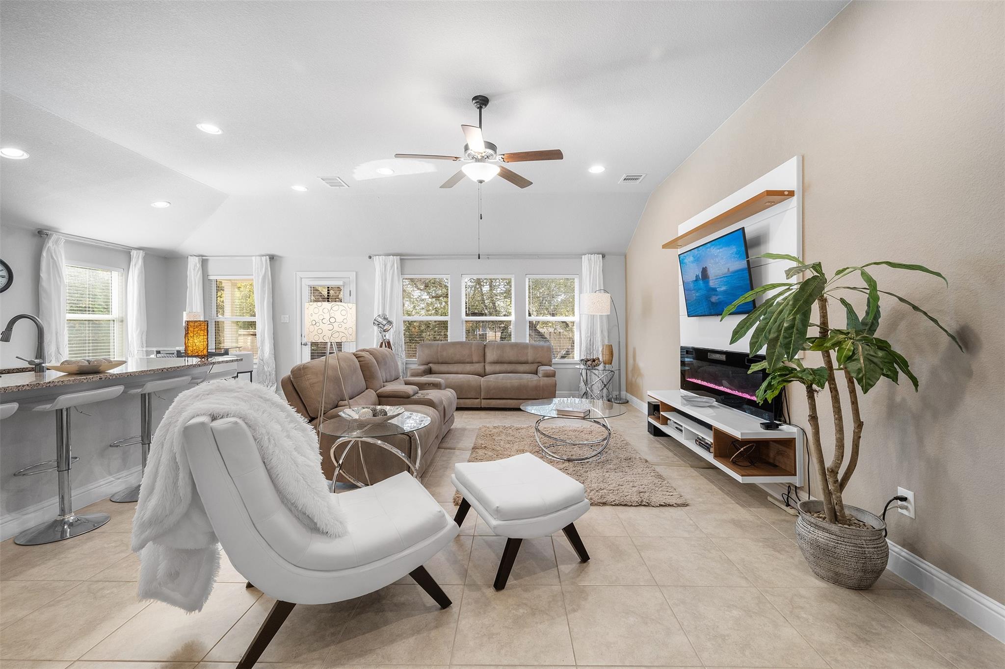 5302 Thunderbird, Lago Vista, TX 78645 — photo 1