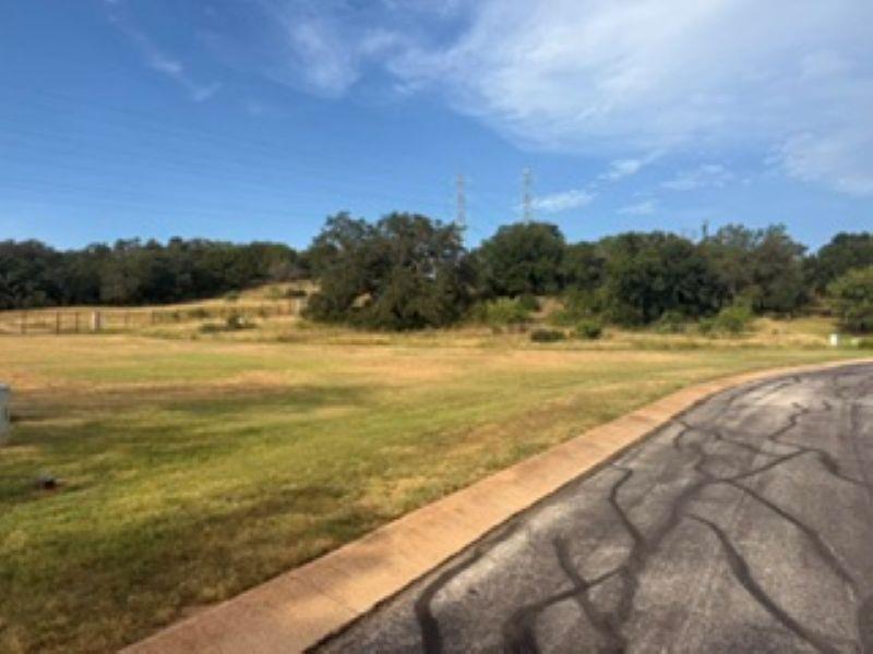 107 James, Horseshoe Bay, TX 78657 — photo 1