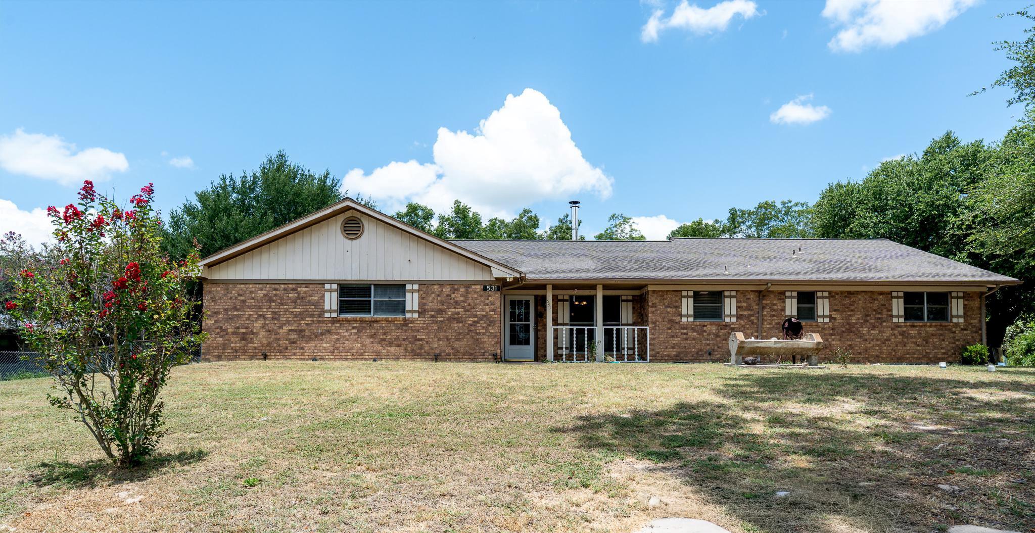 531 Sierra, Rockdale, TX 76567 — photo 1
