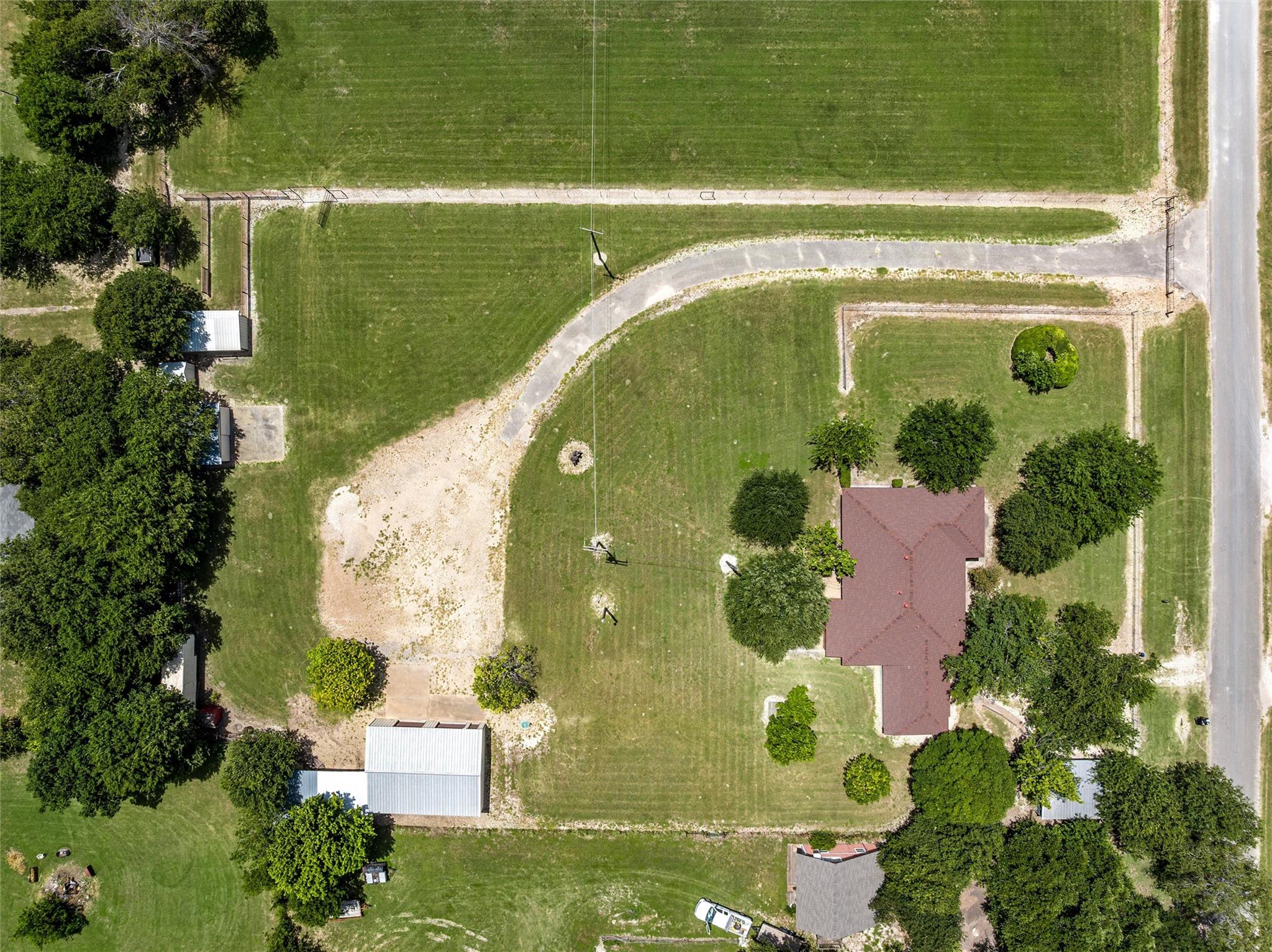 204 Christopher, Bruceville-Eddy, TX 76524 — photo 1