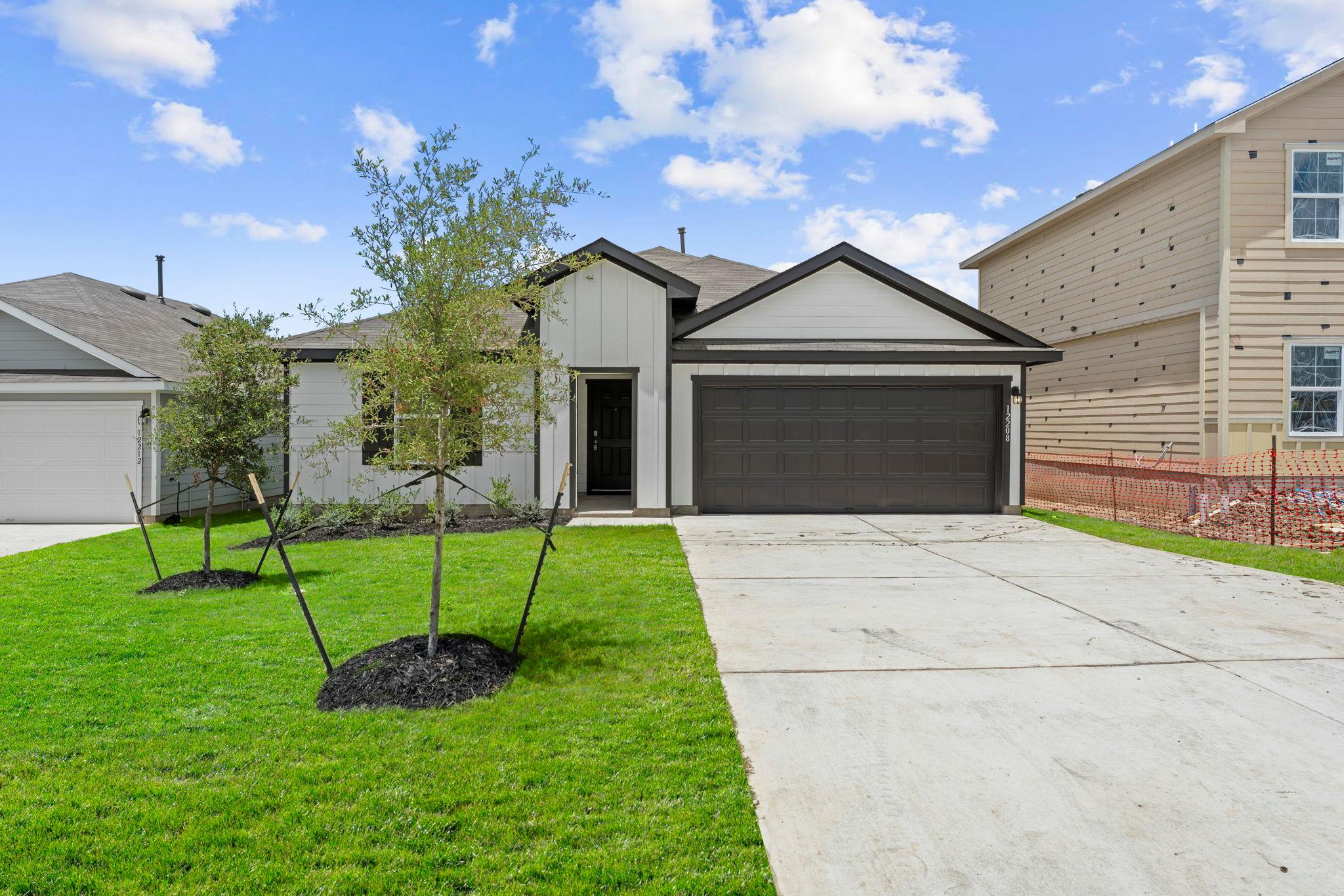 12208 Silverton Tree, Mustang Ridge, TX 78610 — photo 1