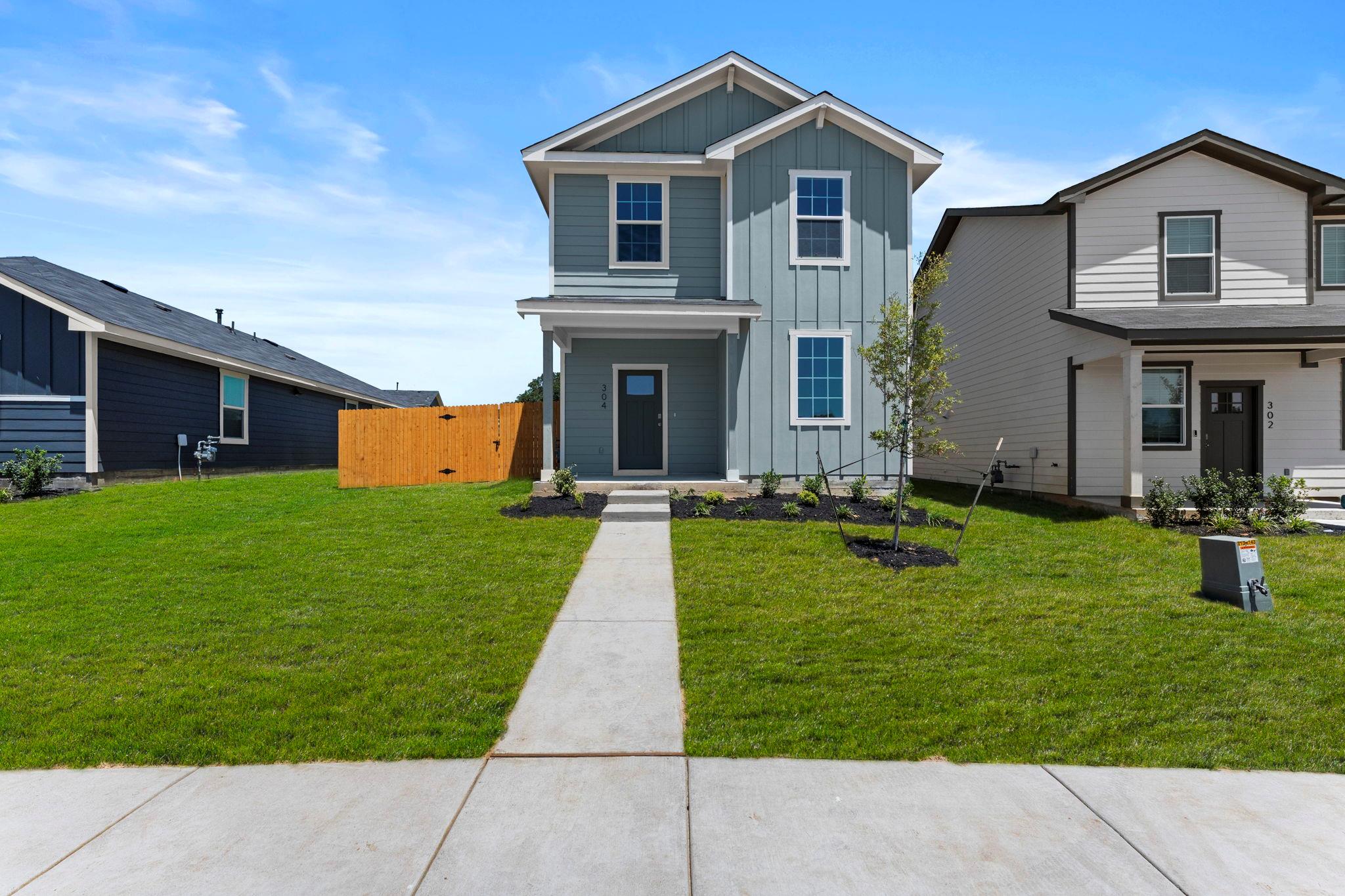 304 Constanza, Bastrop, TX 78602 — photo 1