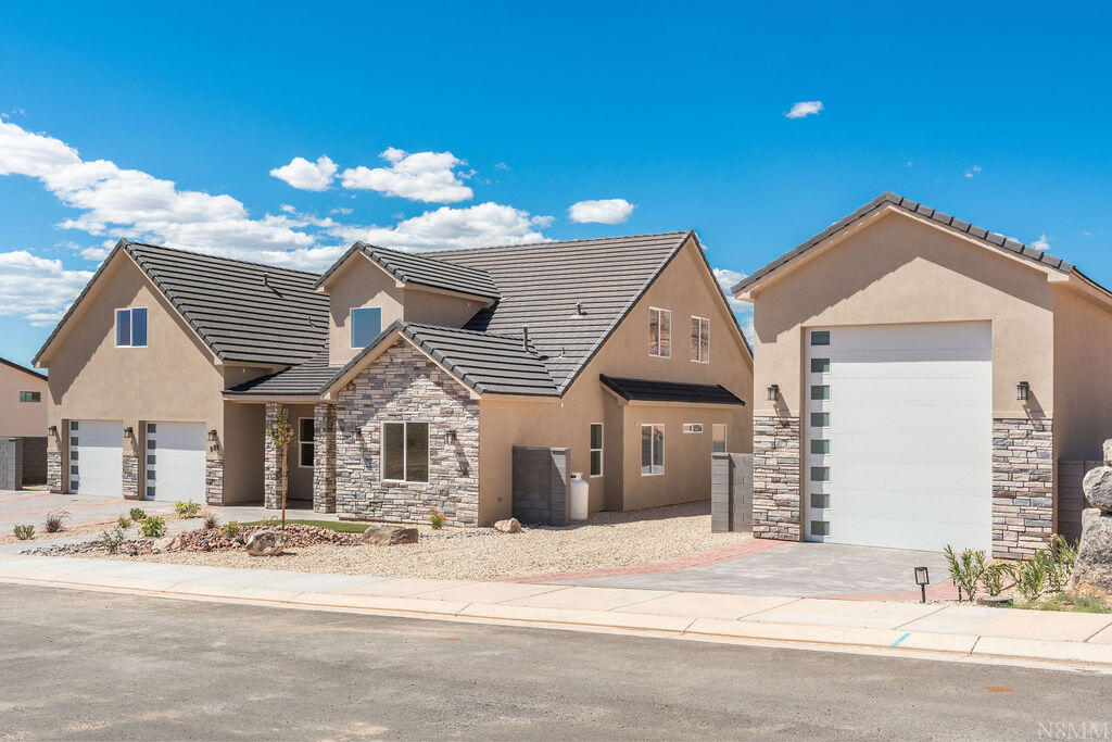 888 W Rock View DR, Hurricane, UT 84737 — photo 1