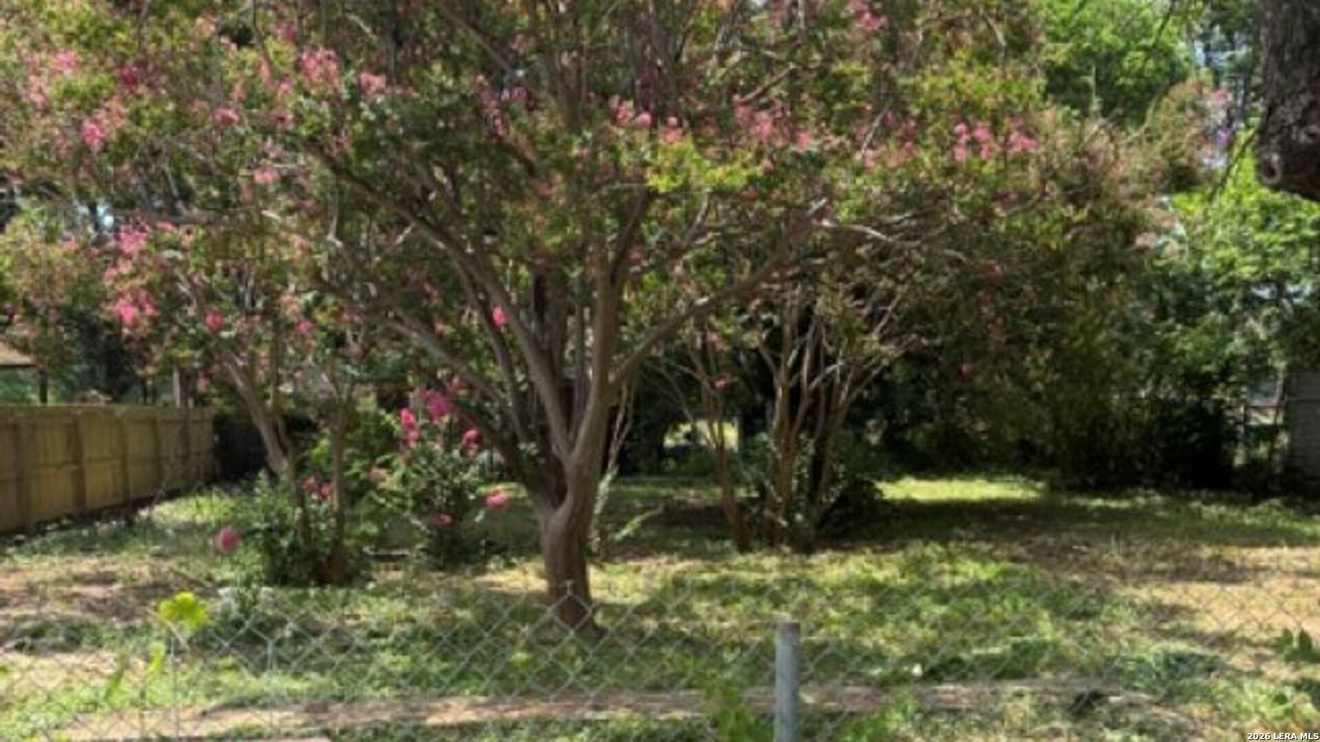 208 Mercedes, San Antonio, TX 78207 — photo 1