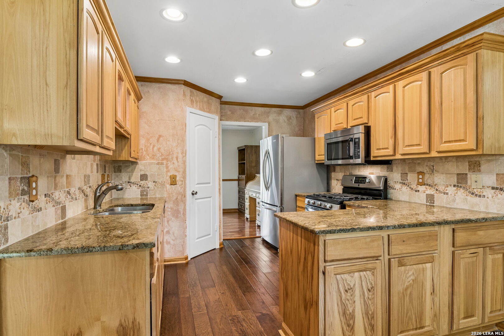6411 FOX GLEN ST, , 78247 — photo 1