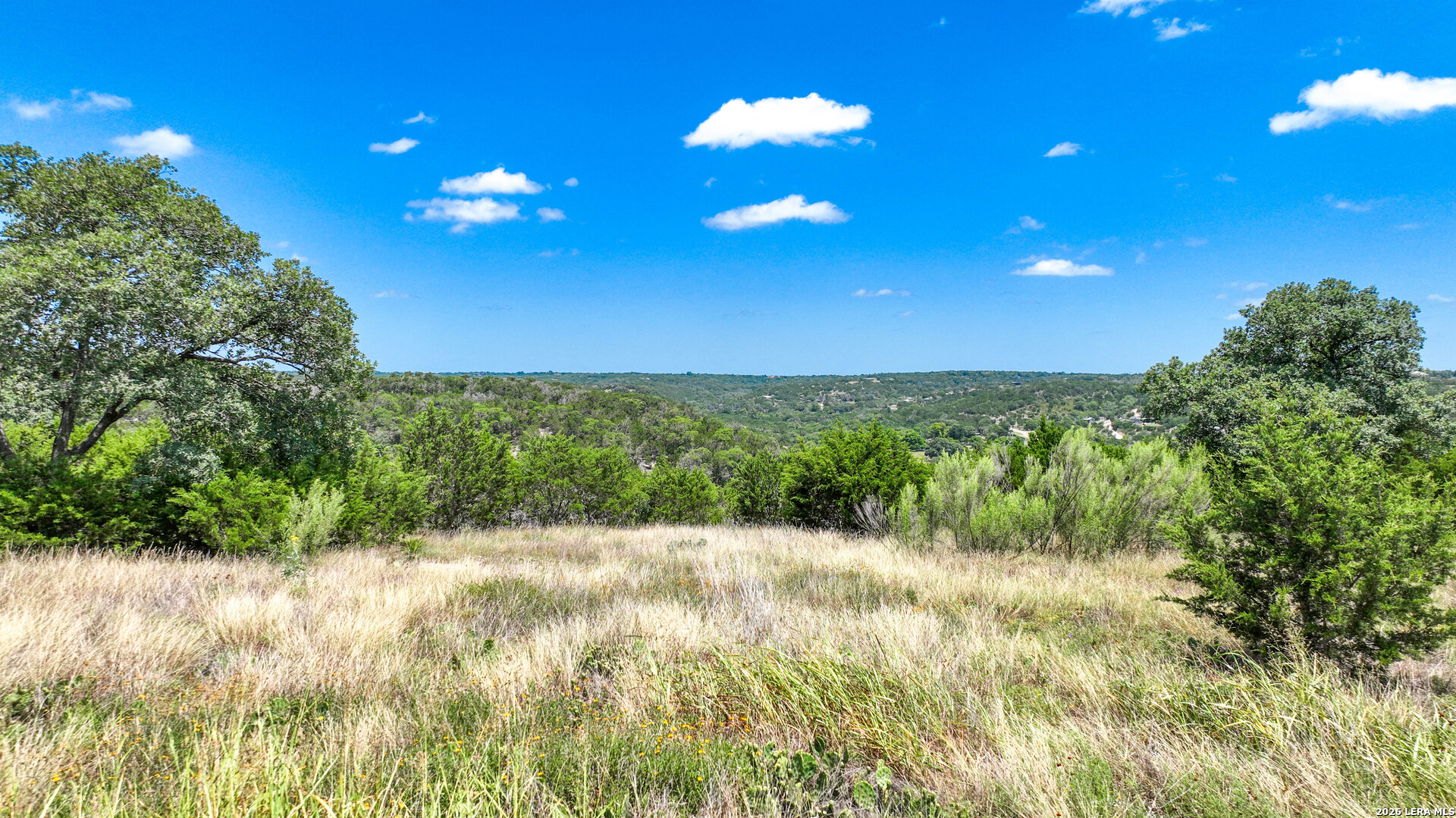 230 Adkins Dr, Kerrville, TX 78028 — photo 1
